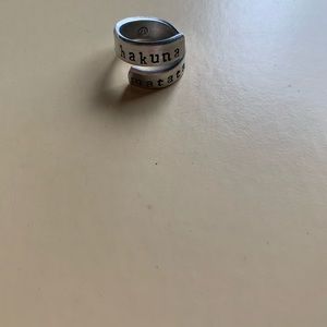 Hakuna Matata ring